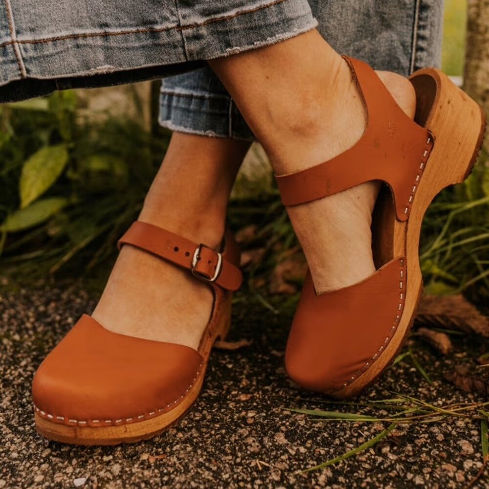 MIA Sofia Clogs - Saddle Brown - wood / leather / buckle - Swedish - Picture 2 of 12